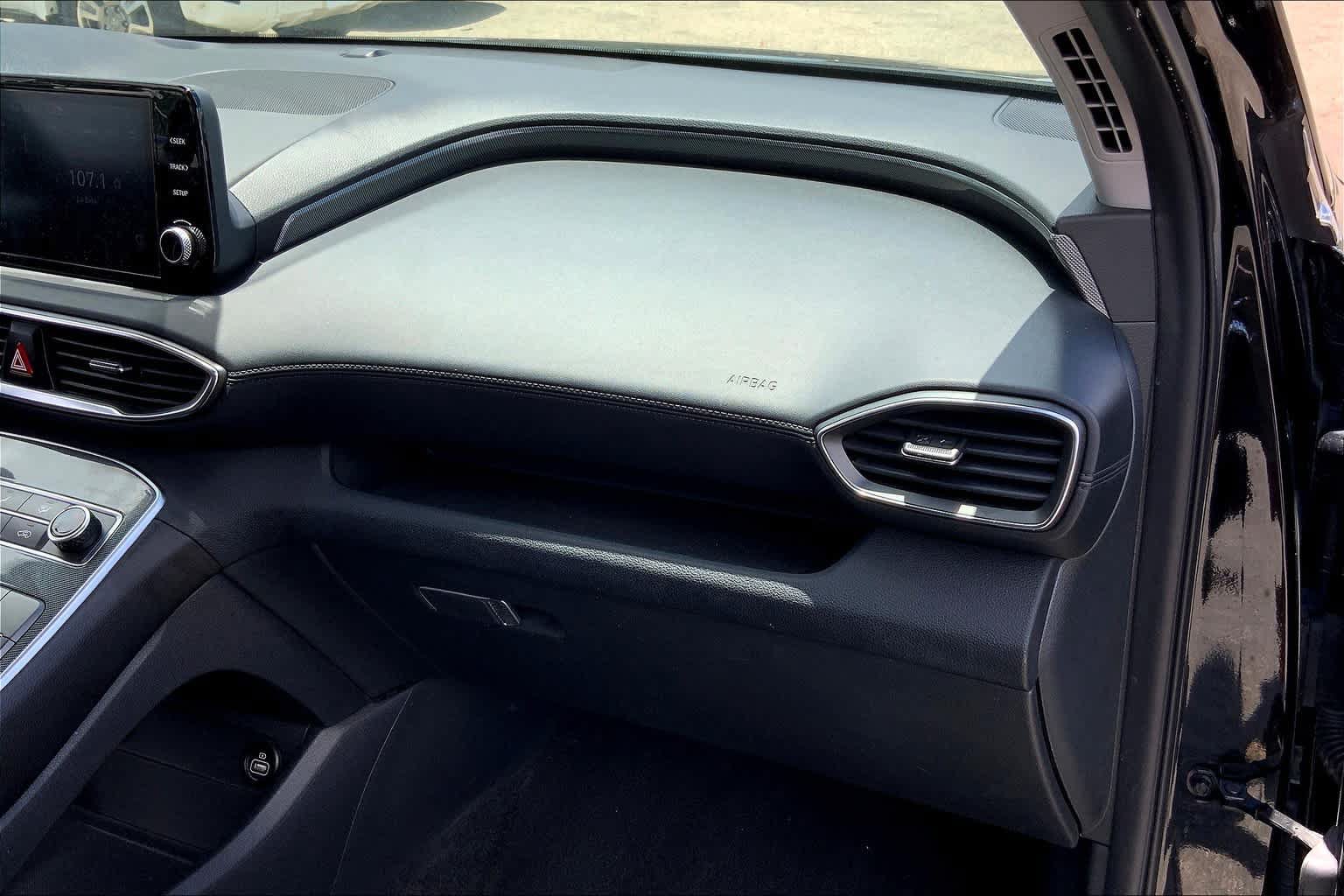 Used 2021 Hyundai Santa Fe SE FWD image 17