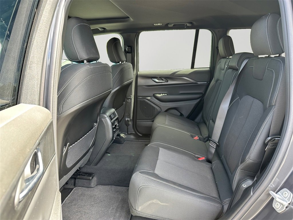 New 2025 Jeep Grand Cherokee Laredo w/ Trailer Tow Package image 15