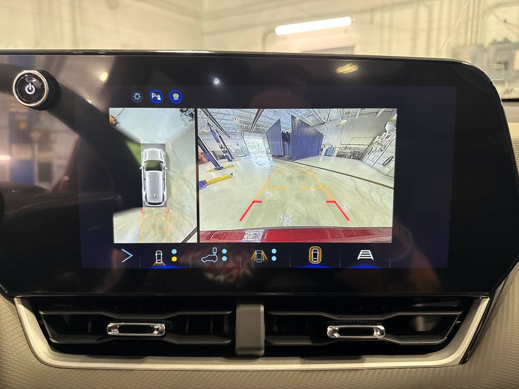 New 2027 Chevrolet Equinox LT w/ Convenience Package II AWD/4WD image 17