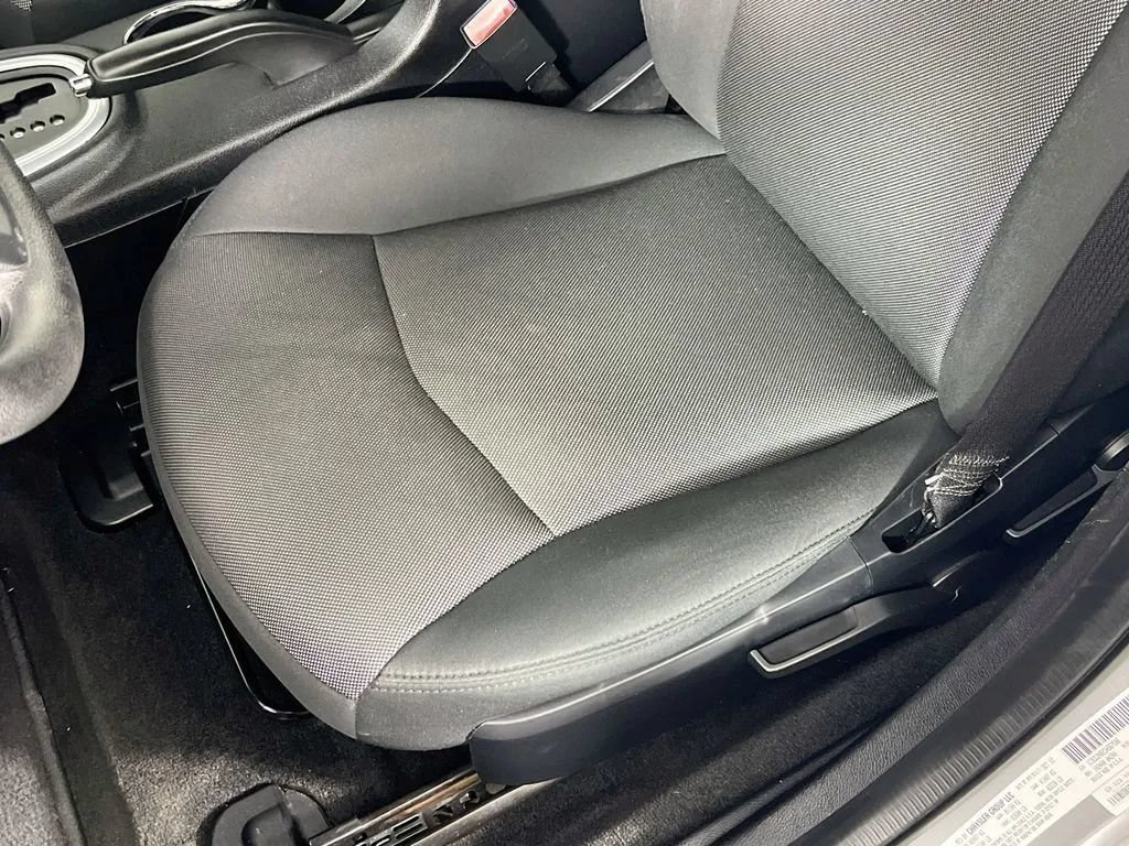 Used 2013 Dodge Avenger SE FWD image 17