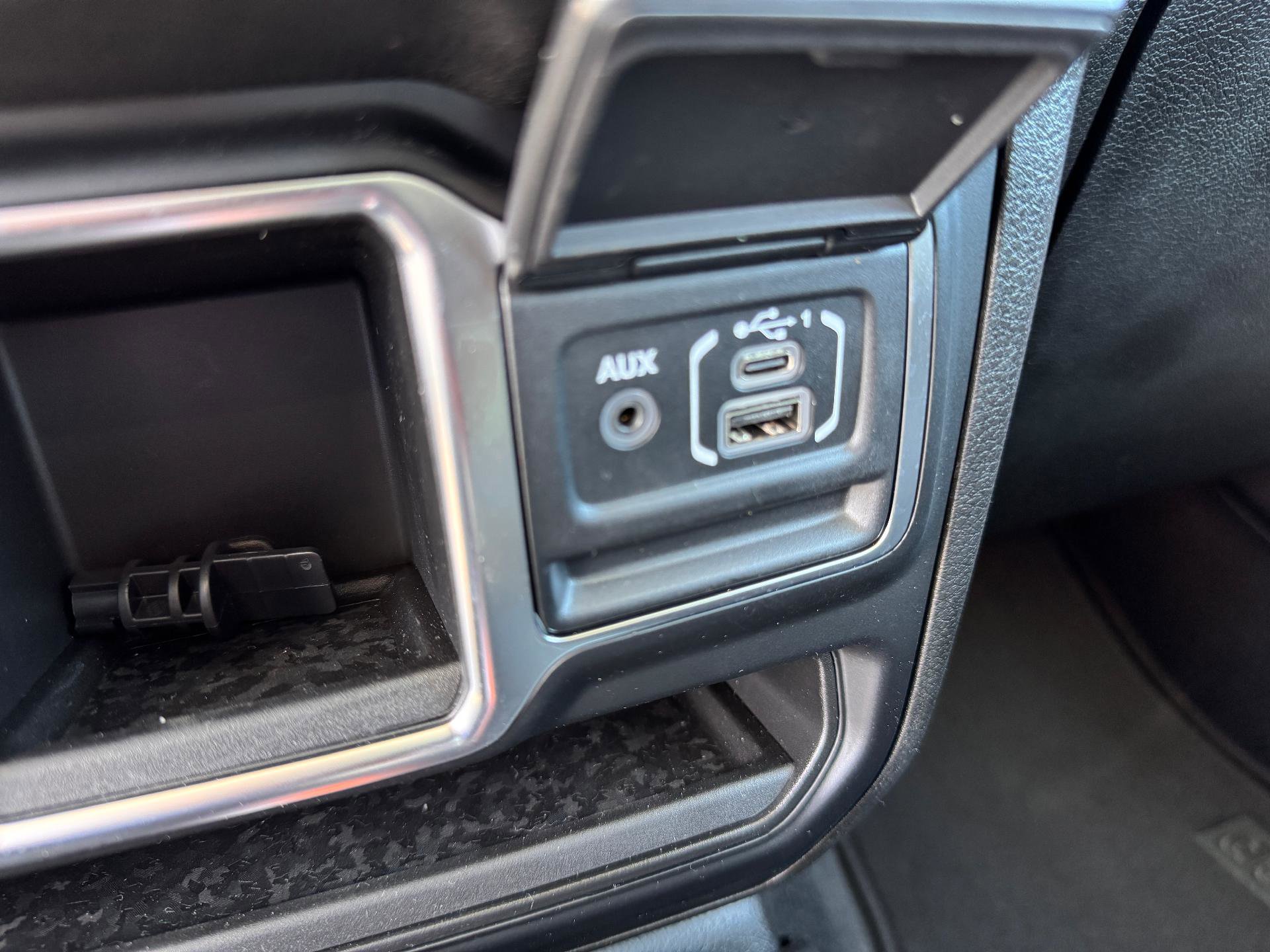Used 2024 Jeep Wrangler Unlimited Sport AWD/4WD image 32