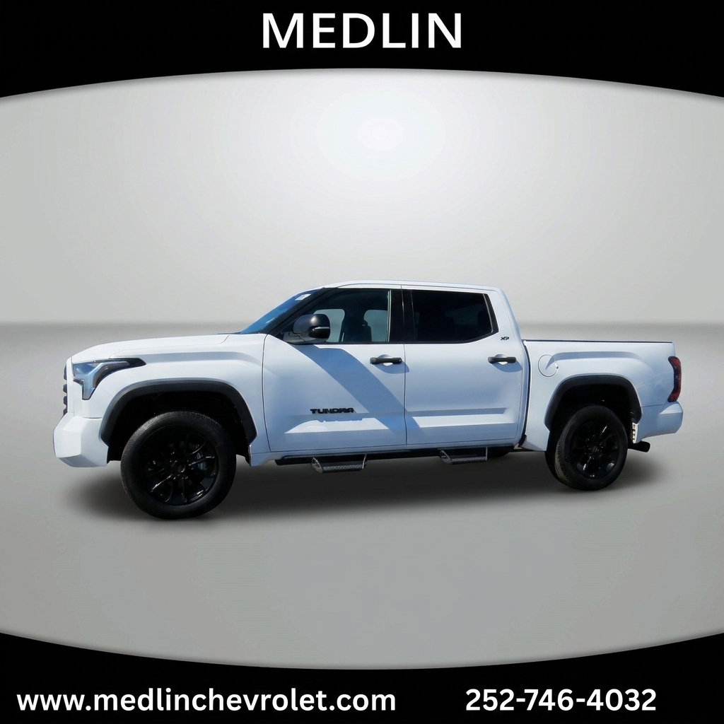 Used 2023 Toyota Tundra SR5 w/ SR5 Convenience Package AWD/4WD image 4