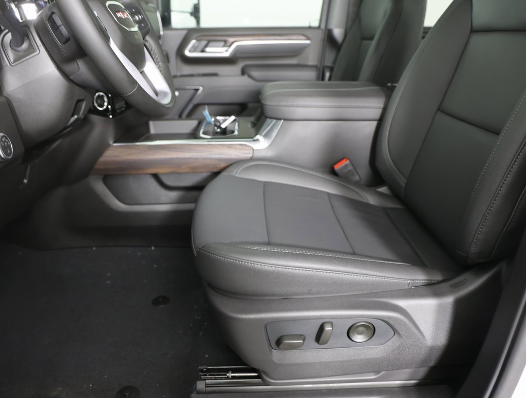 New 2026 GMC Sierra 3500 SLT w/ SLT Convenience Package image 16