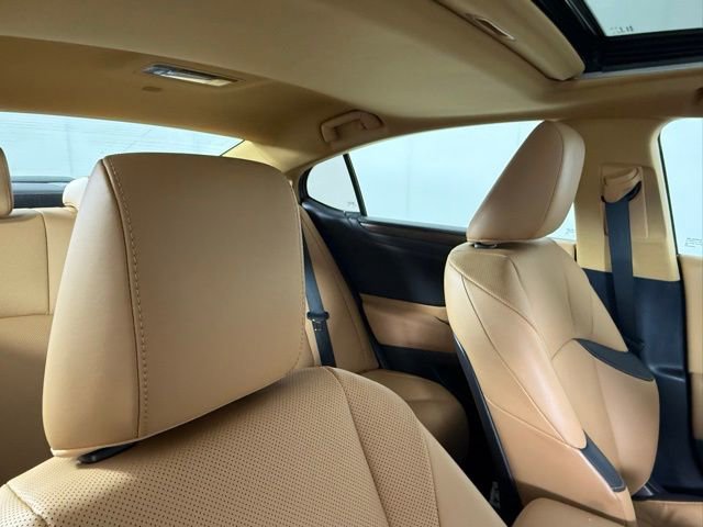 Used 2024 Lexus ES 350 w/ Premium Package image 37