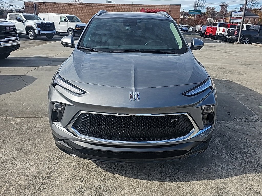 Used 2025 Buick Encore GX Sport Touring w/ Advanced Technology Package image 3