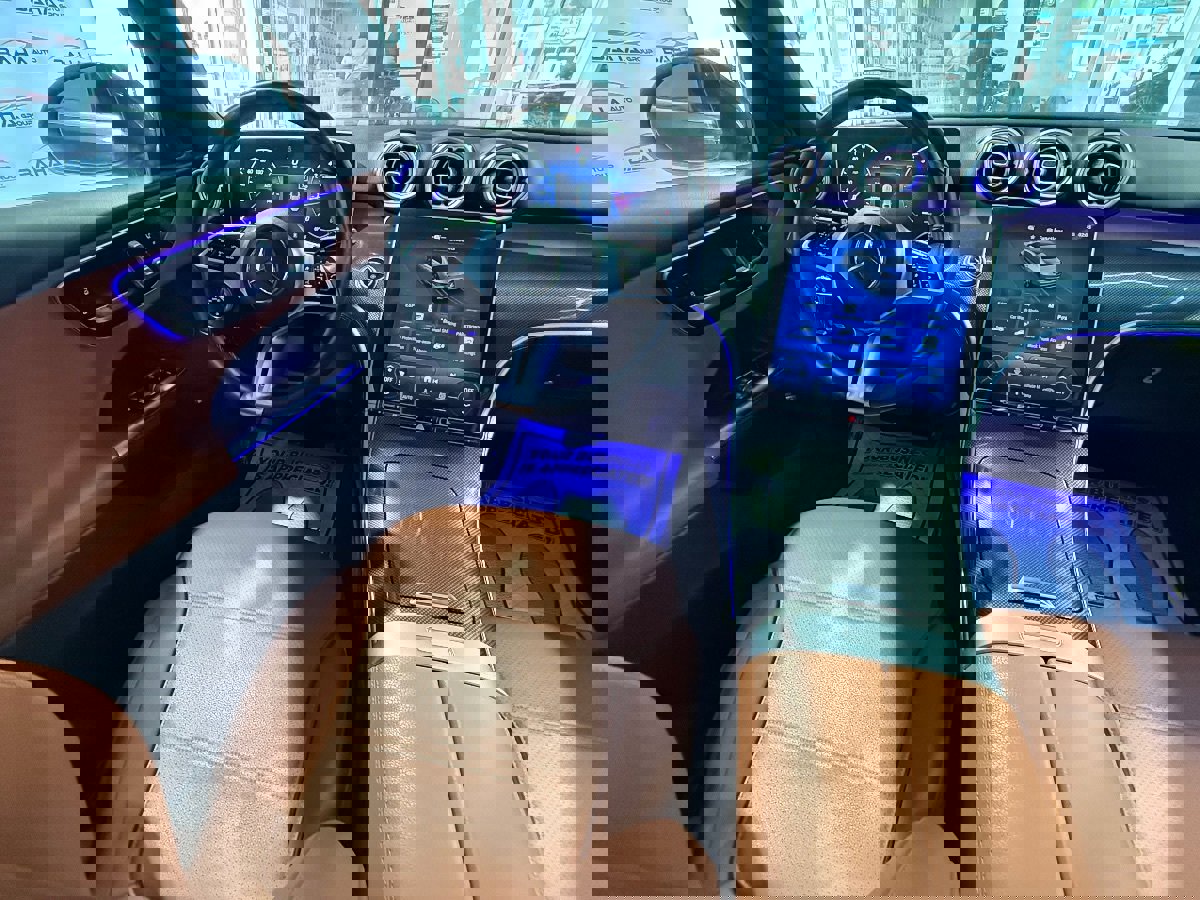 Used 2023 Mercedes-Benz C 300 4MATIC Sedan w/ Exclusive Trim Package image 39