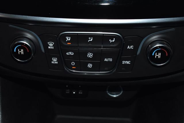 Used 2022 Chevrolet Traverse LS image 16