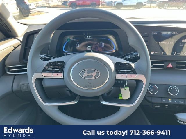 New 2025 Hyundai Elantra SE image 21