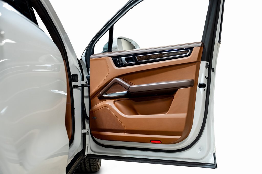 Used 2021 Porsche Cayenne Turbo image 54