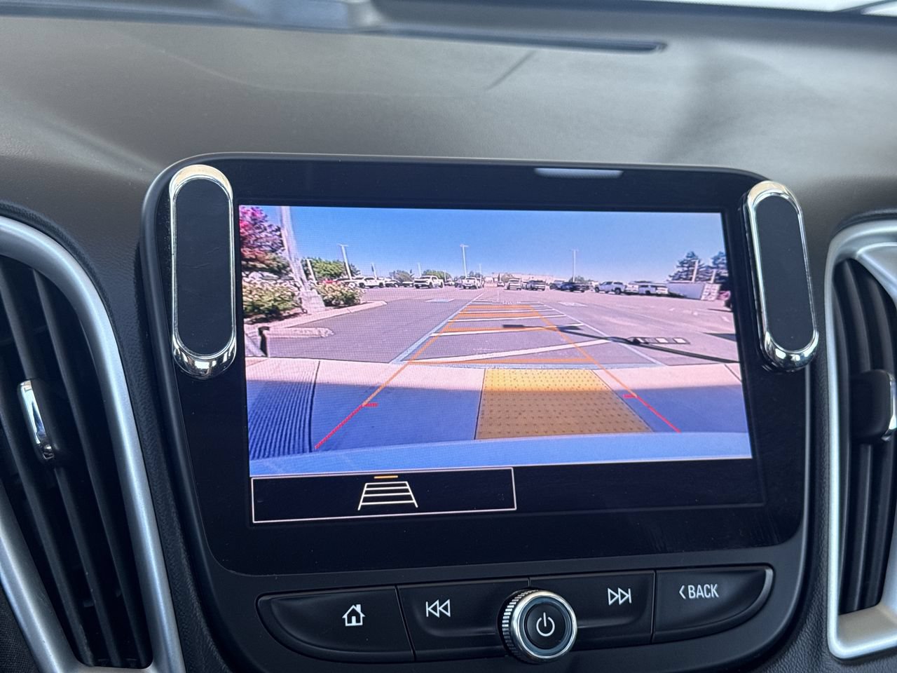 Used 2023 Chevrolet Malibu LS FWD image 13