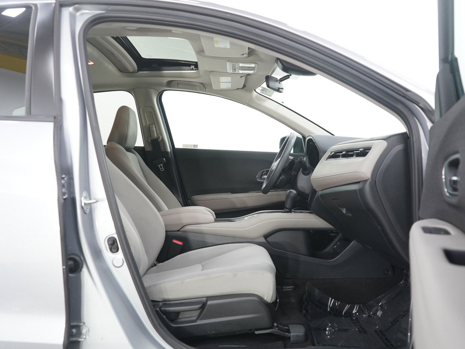 Used 2022 Honda HR-V EX image 11