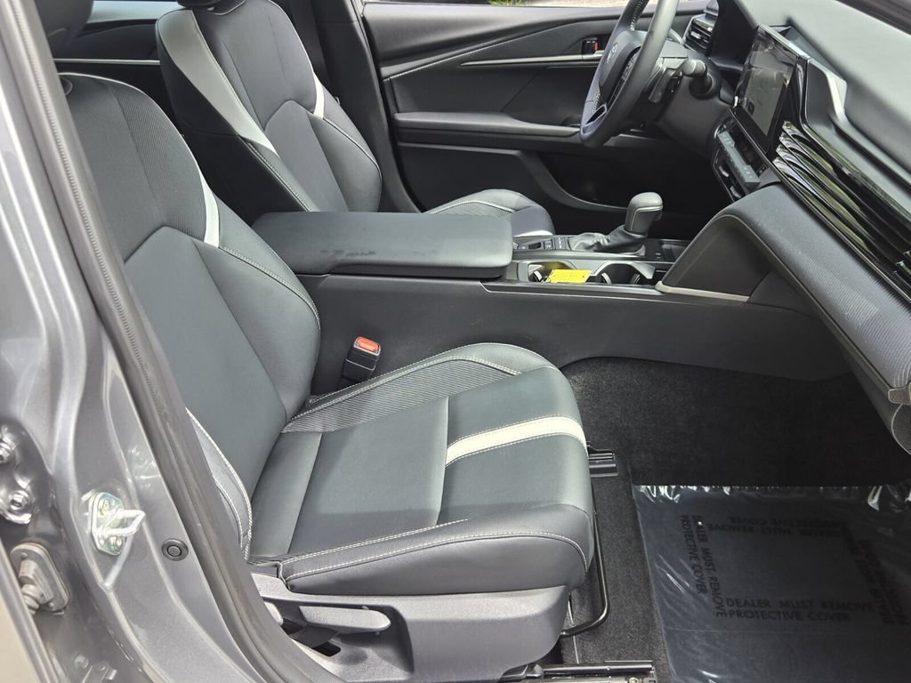 Used 2026 Toyota Camry SE FWD image 17