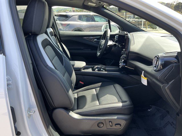 Used 2025 Chevrolet Blazer EV LT image 28