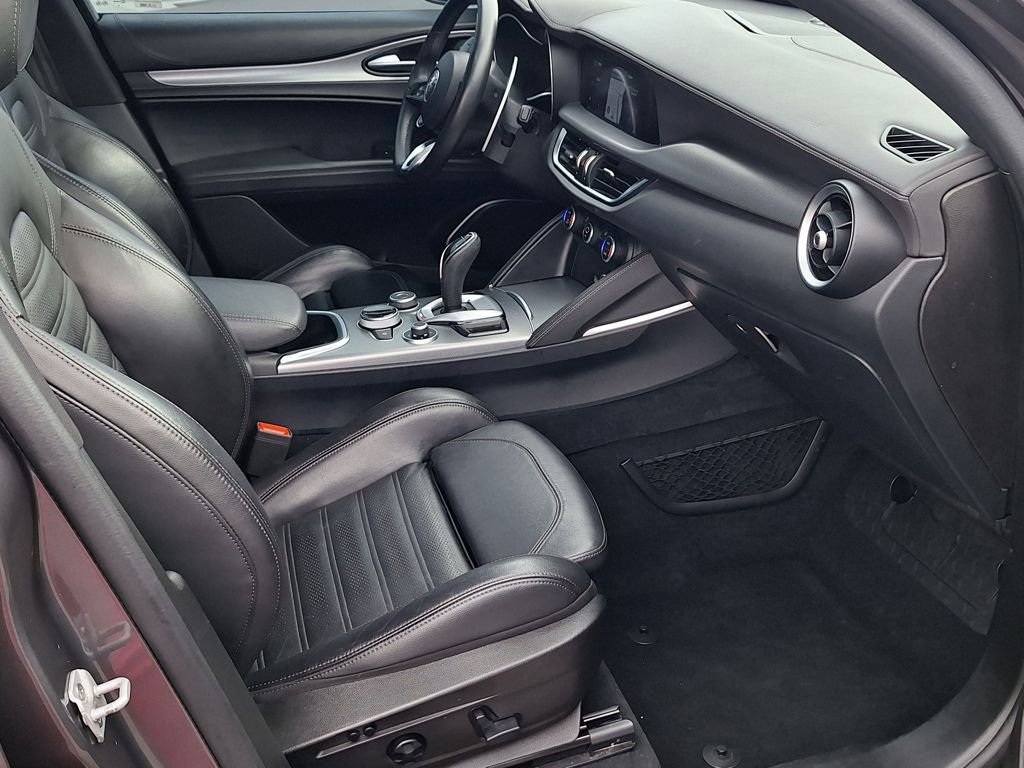 Used 2021 Alfa Romeo Stelvio Ti Sport image 30