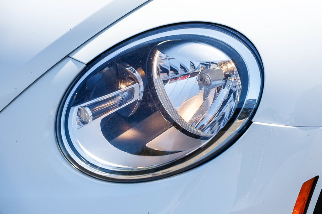 Used 2018 Volkswagen Beetle 2.0T S FWD image 8