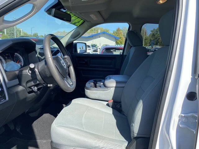 Used 2018 RAM 1500 ST w/ SXT Appearance Group image 9
