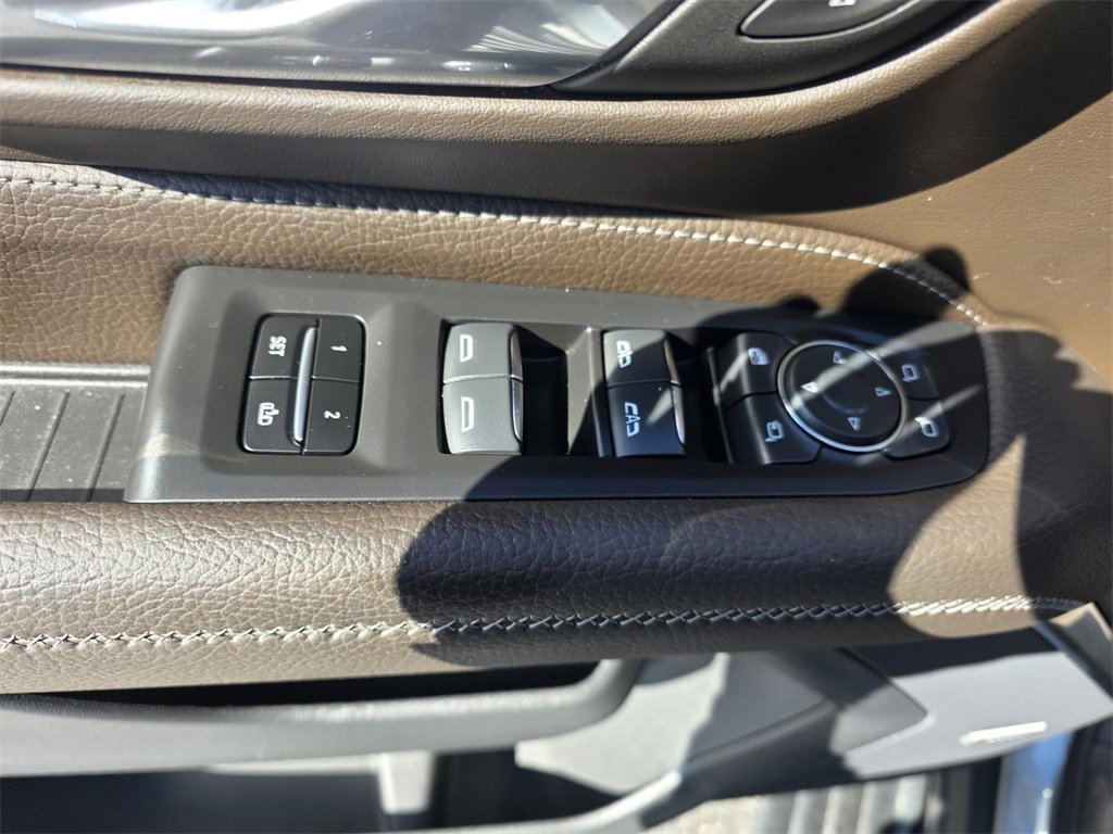 Used 2024 GMC Yukon Denali w/ Denali Reserve Package image 13