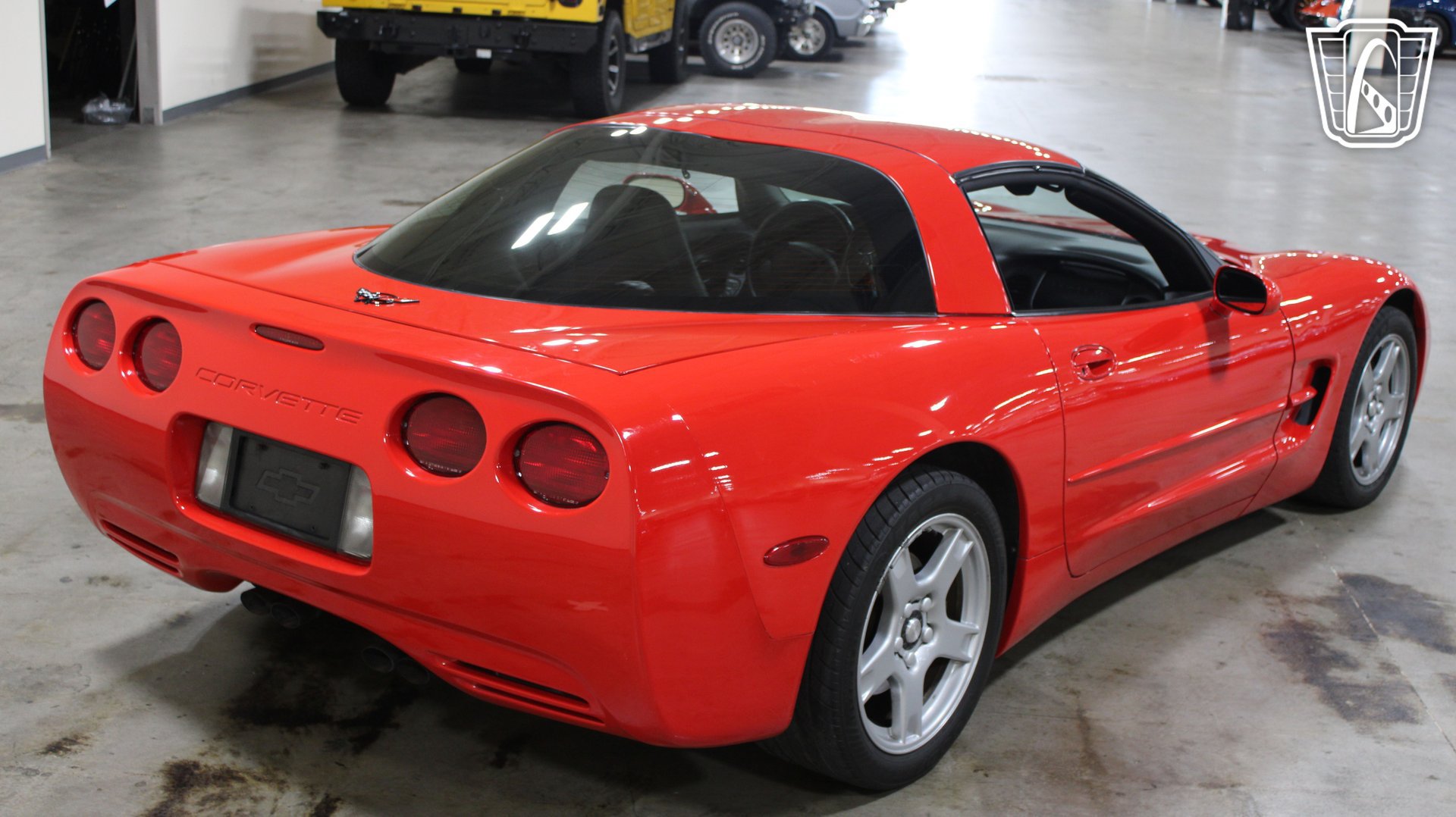Used 1998 Chevrolet Corvette Coupe w/ Roof Pkg RWD image 34