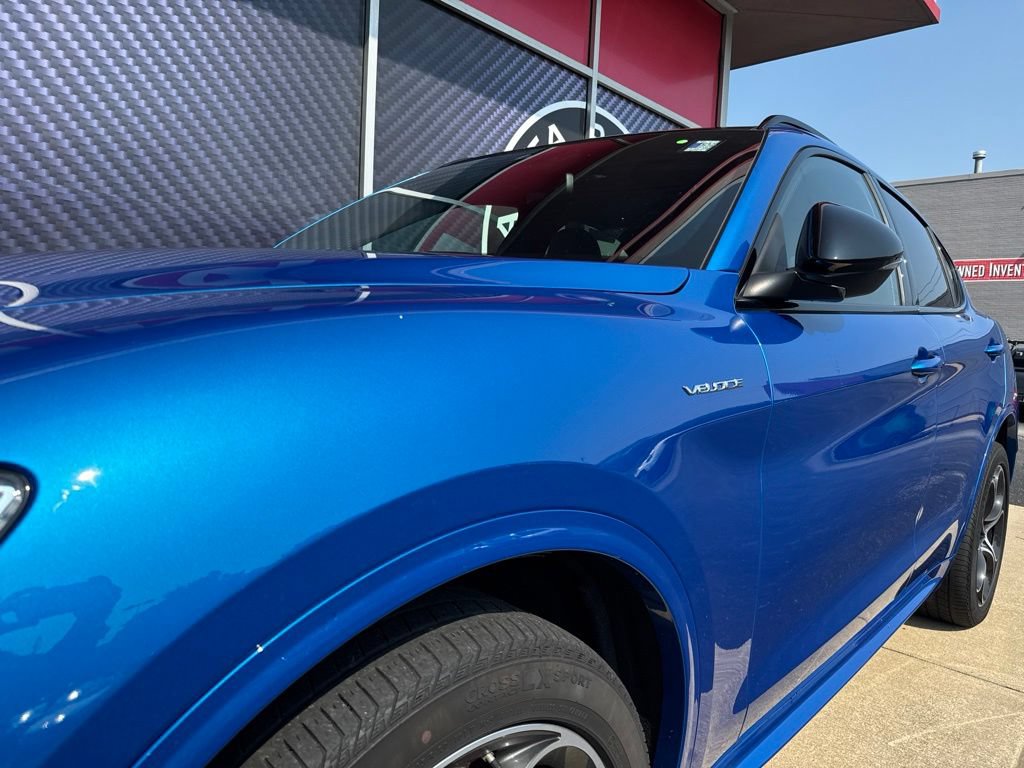 Used 2023 Alfa Romeo Stelvio Veloce AWD/4WD image 17