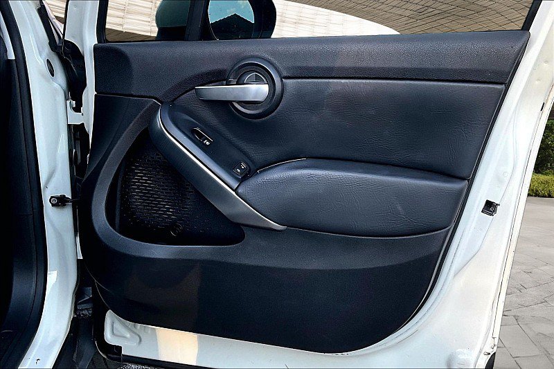 Used 2018 FIAT 500X Trekking FWD image 13