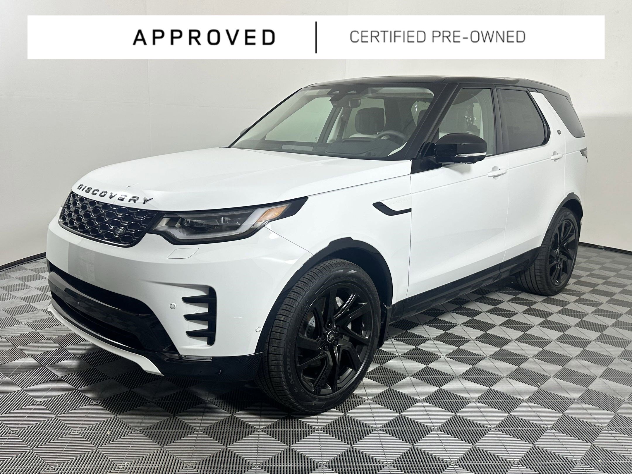 Used 2025 Land Rover Discovery Dynamic SE