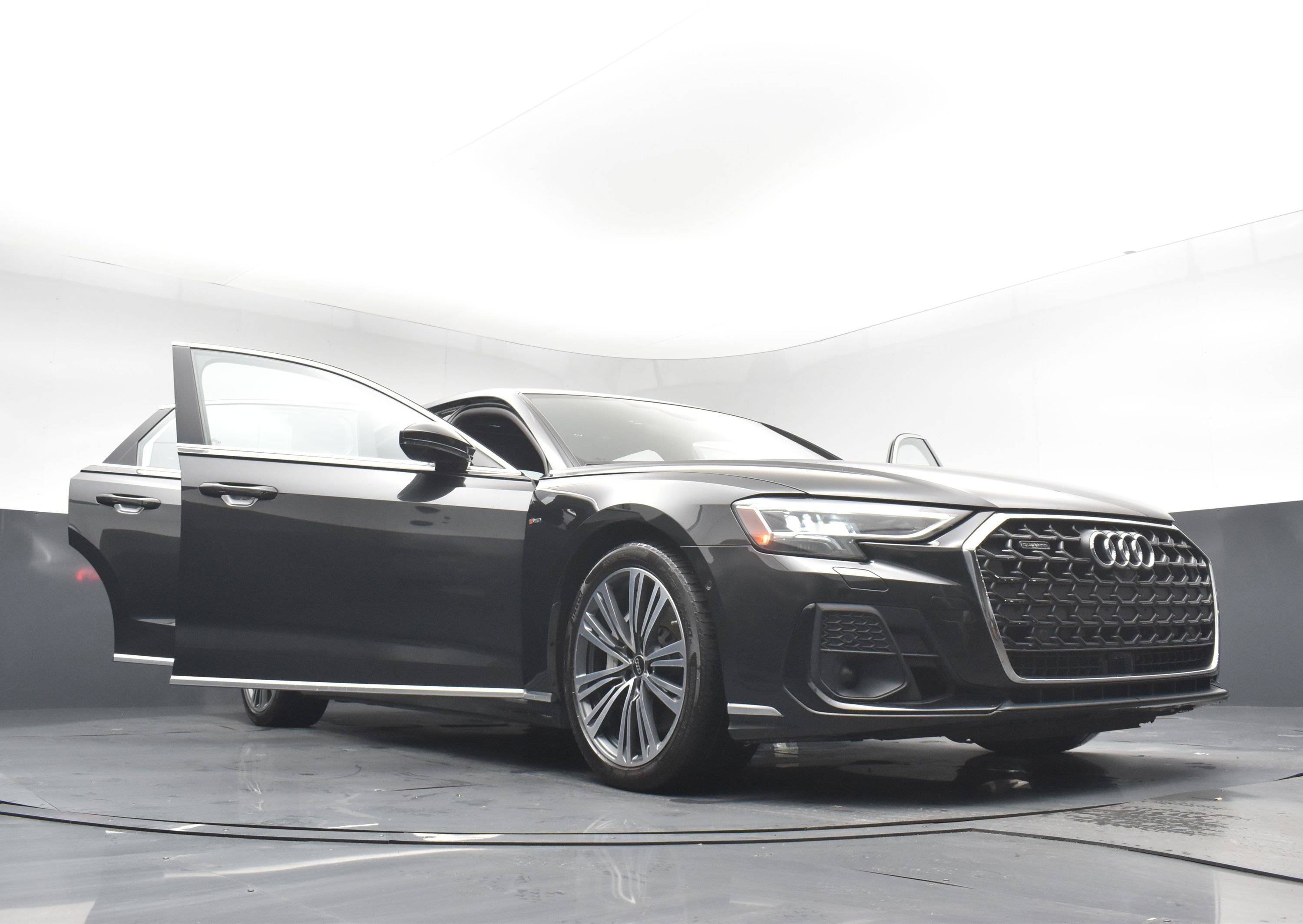 Used 2022 Audi A8 L 3.0T w/ Executive Package AWD/4WD image 32