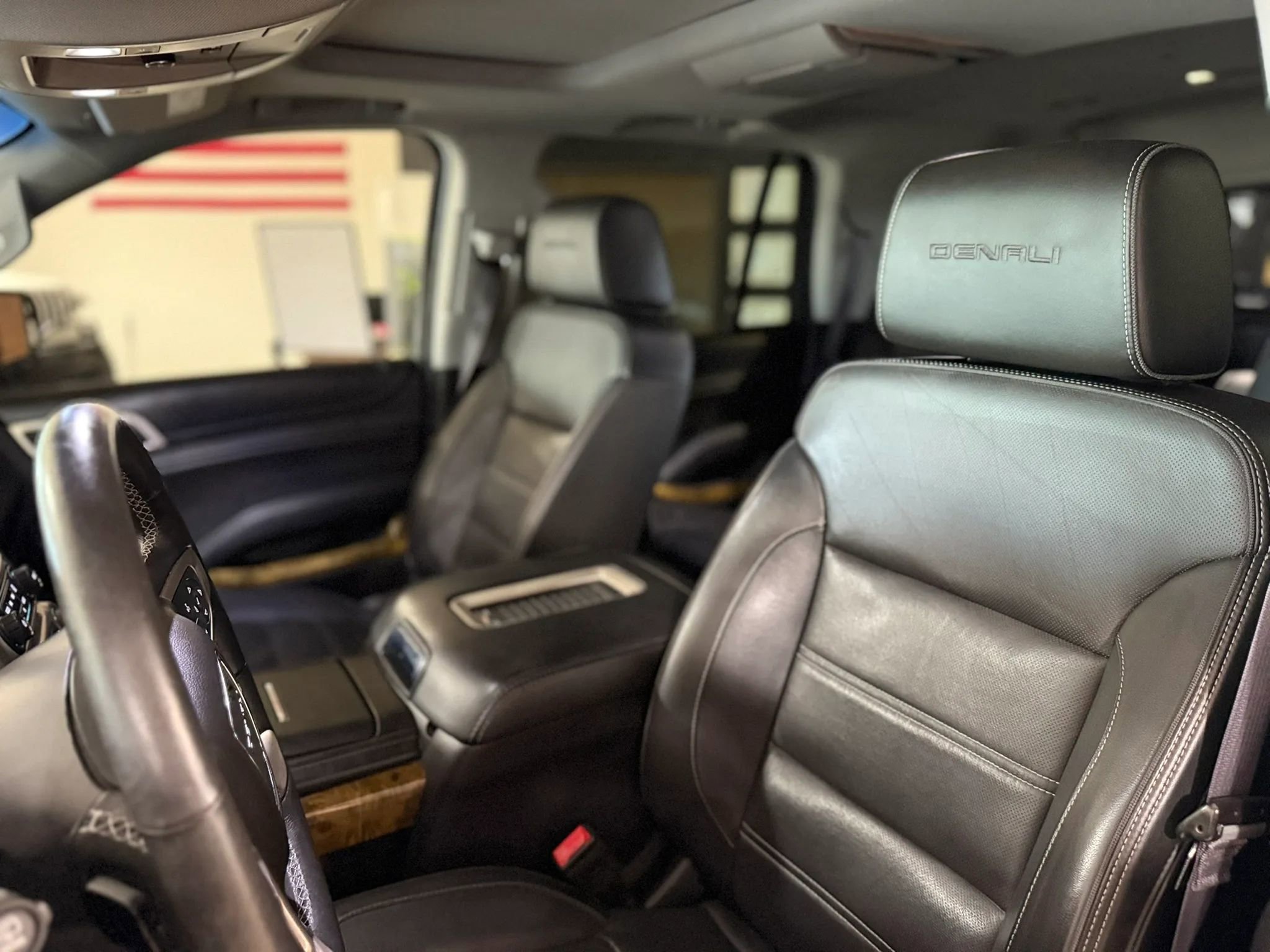 Used 2017 GMC Yukon Denali w/ Open Road Package image 10