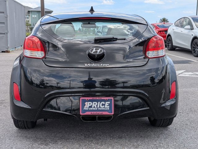 Used 2014 Hyundai Veloster w/ Style Package 02 FWD video 4