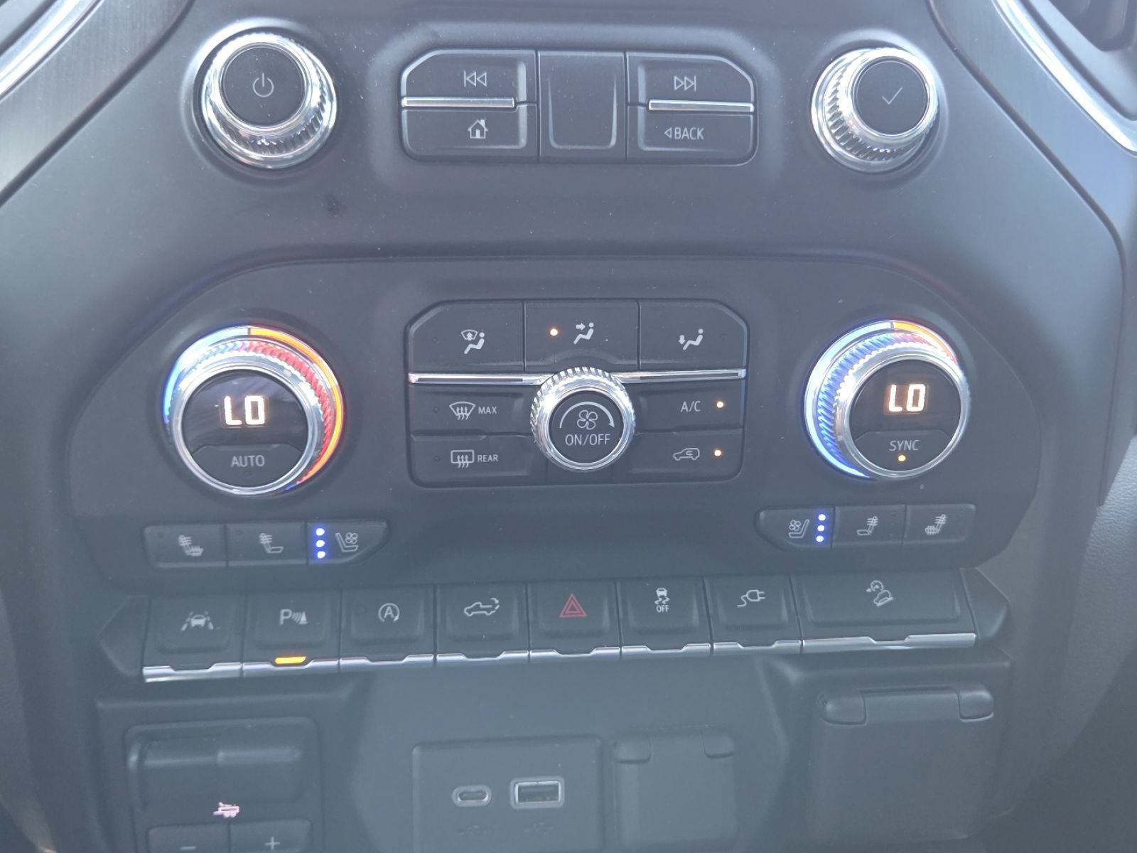 Used 2019 GMC Sierra 1500 AT4 w/ AT4 Premium Package AWD/4WD image 36