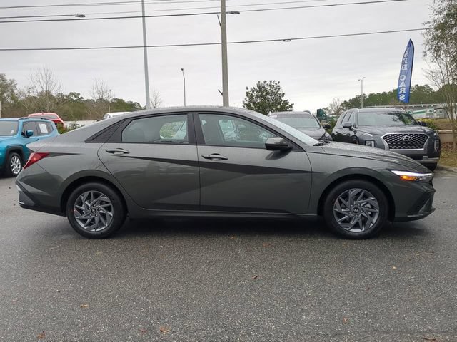 New 2026 Hyundai Elantra Sport FWD image 4