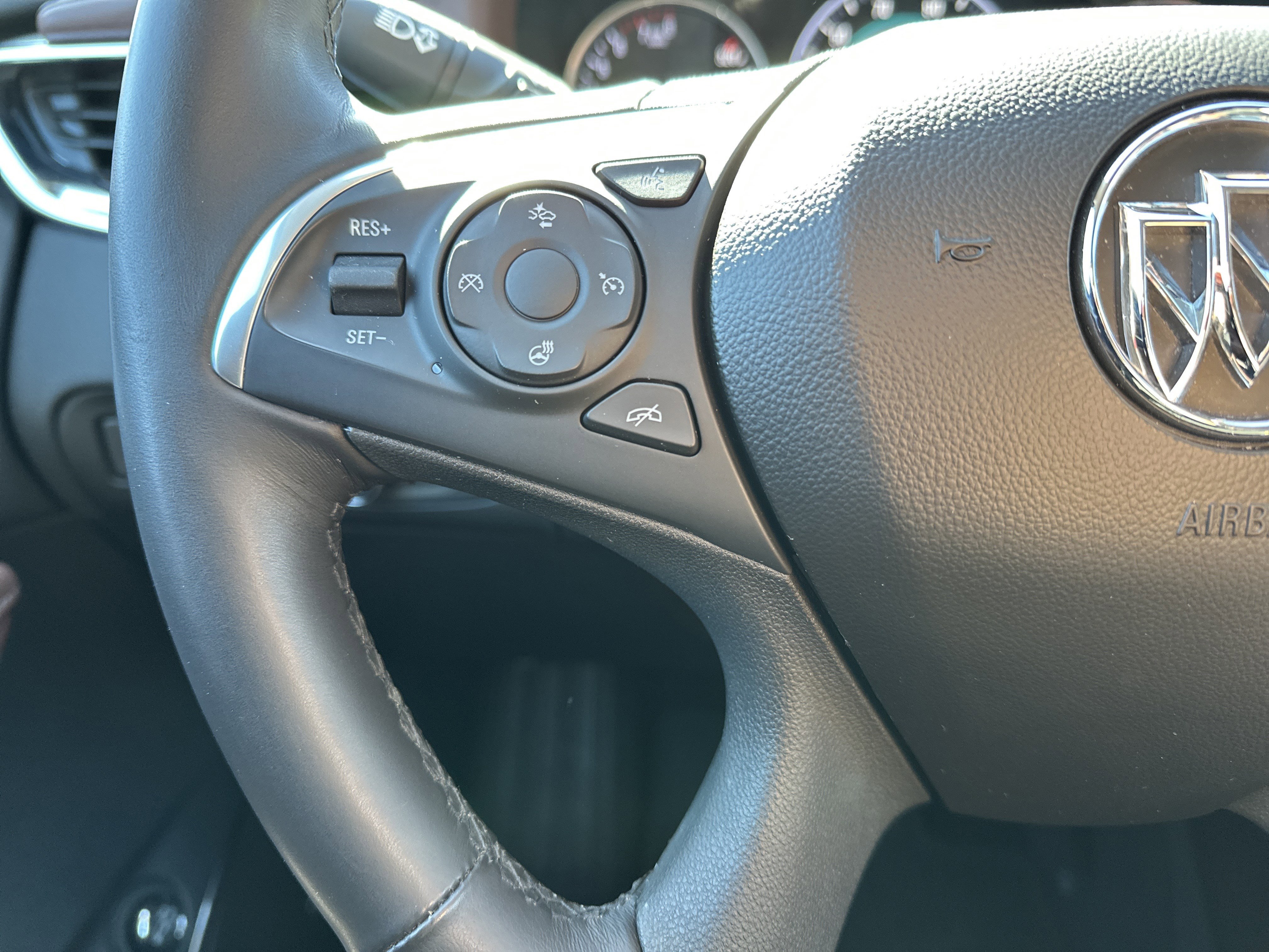 Used 2018 Buick Enclave Avenir w/ Avenir Technology Package image 19