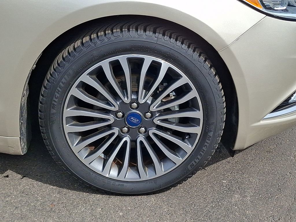 Used 2018 Ford Fusion Titanium image 11