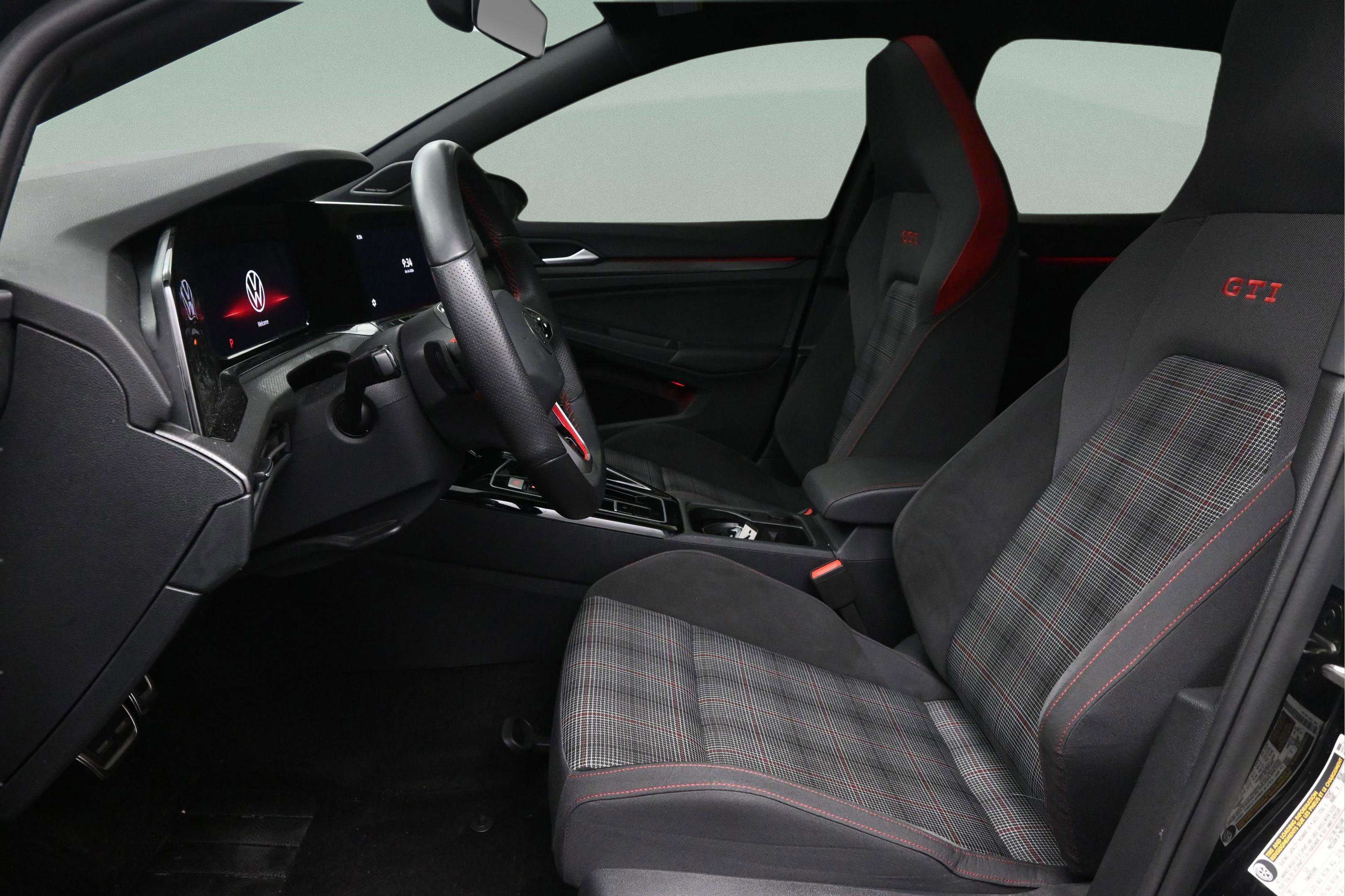 Used 2024 Volkswagen GTI SE FWD image 15