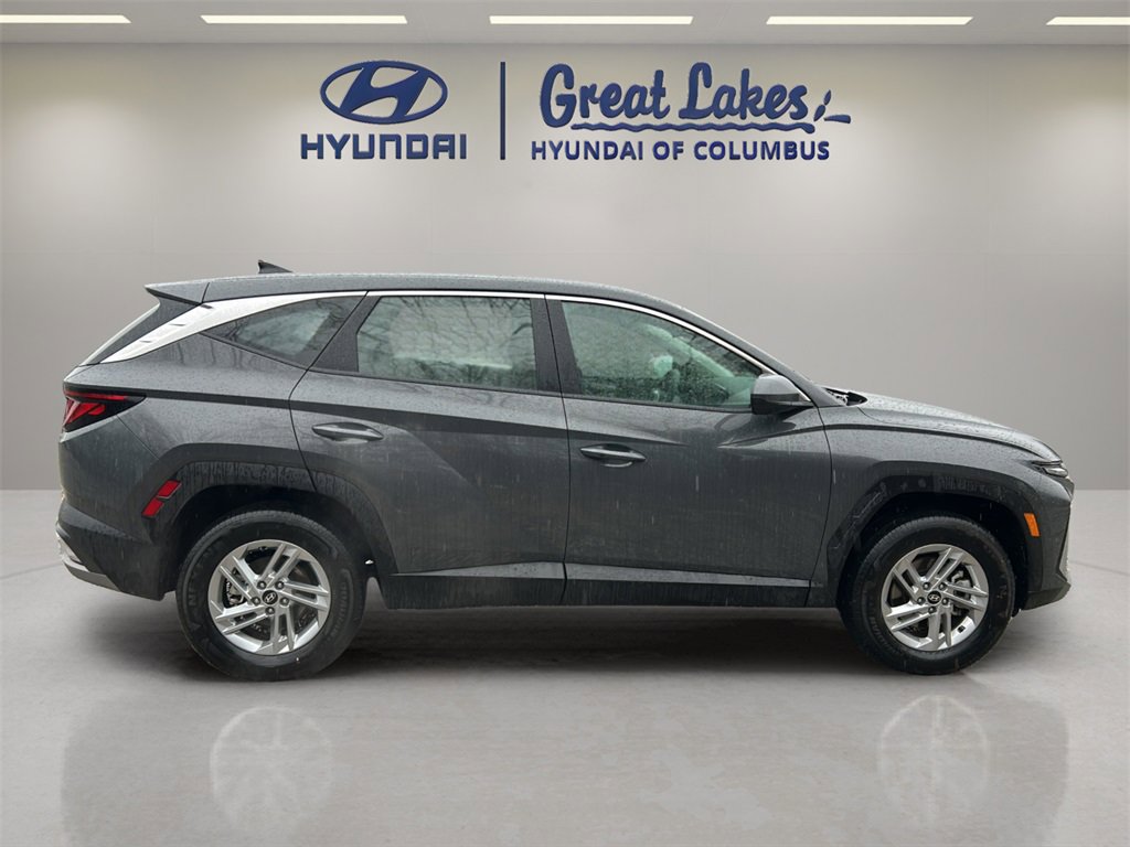 Certified 2025 Hyundai Tucson SE image 6