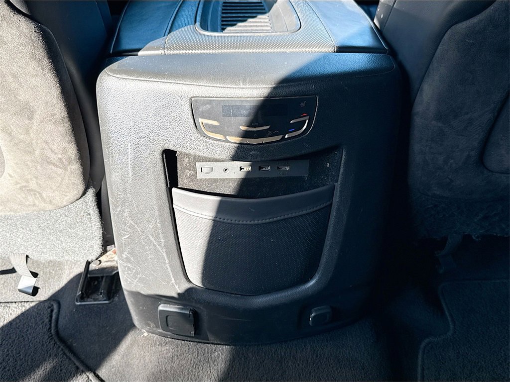 Used 2018 Cadillac Escalade ESV Platinum image 27