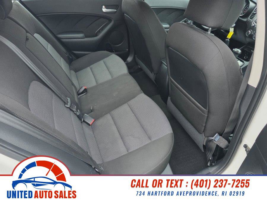Used 2018 Kia Forte LX image 12