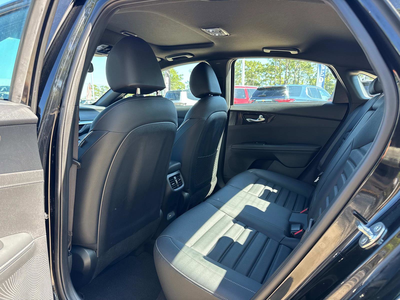 Used 2023 Kia Forte GT-Line w/ GT-Line Premium Package image 15