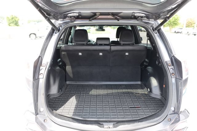Used 2016 Toyota RAV4 SE w/ Advanced Technology Package AWD/4WD image 10