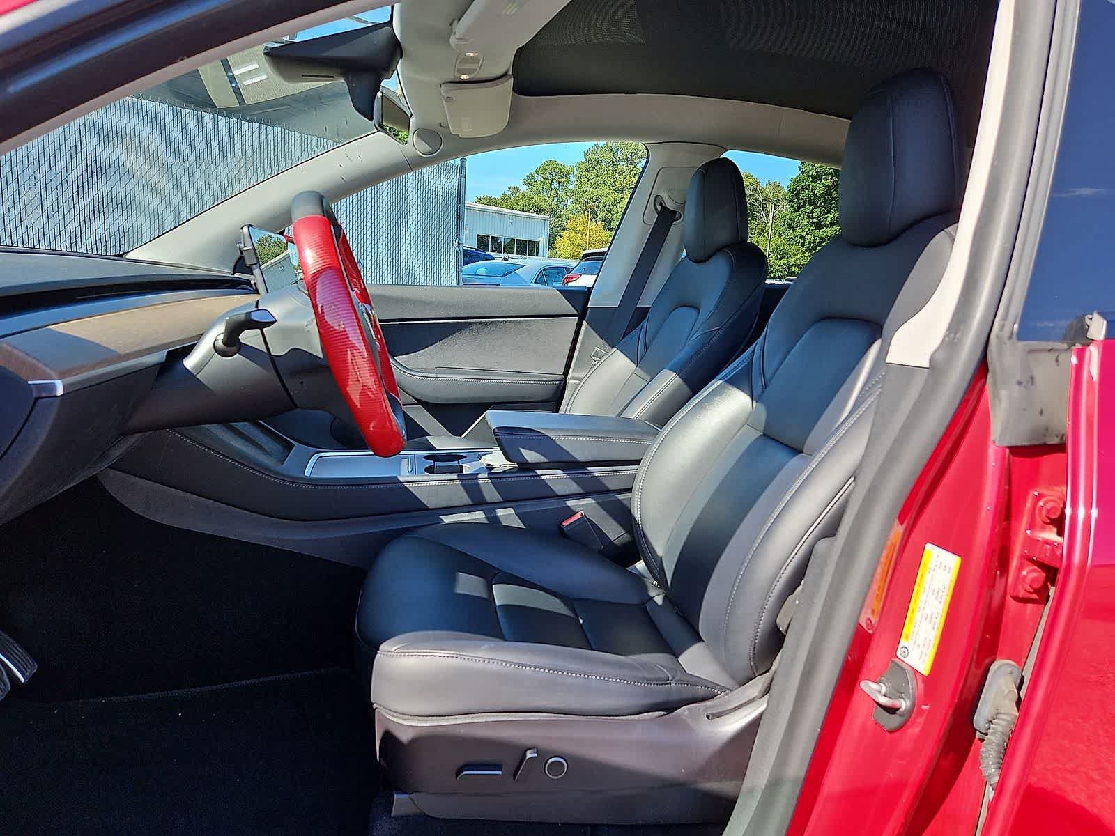 Used 2022 Tesla Model Y Long Range AWD/4WD image 24