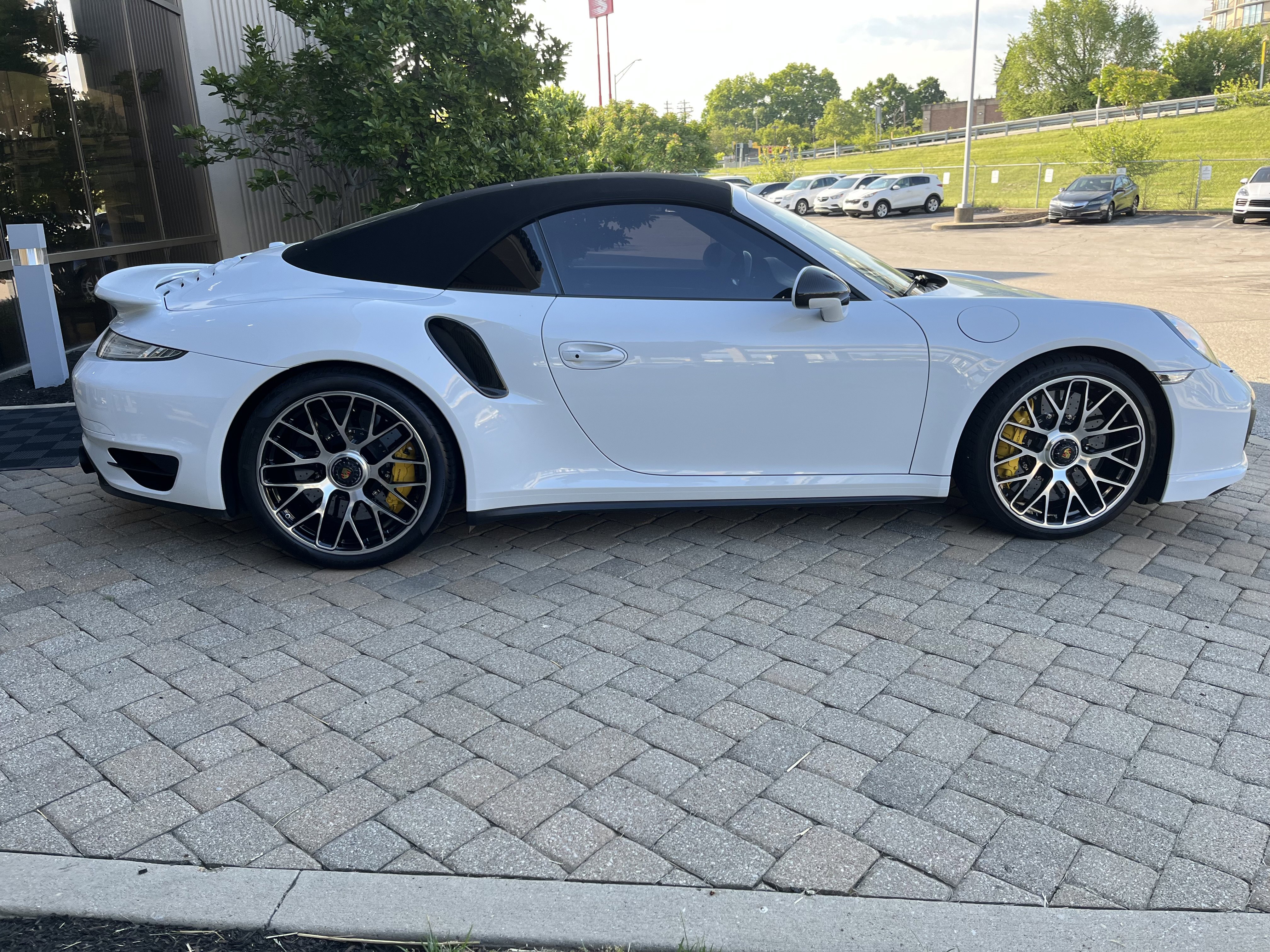 Used 2015 Porsche 911 Turbo S w/ High-end Infotainment Package AWD/4WD image 11