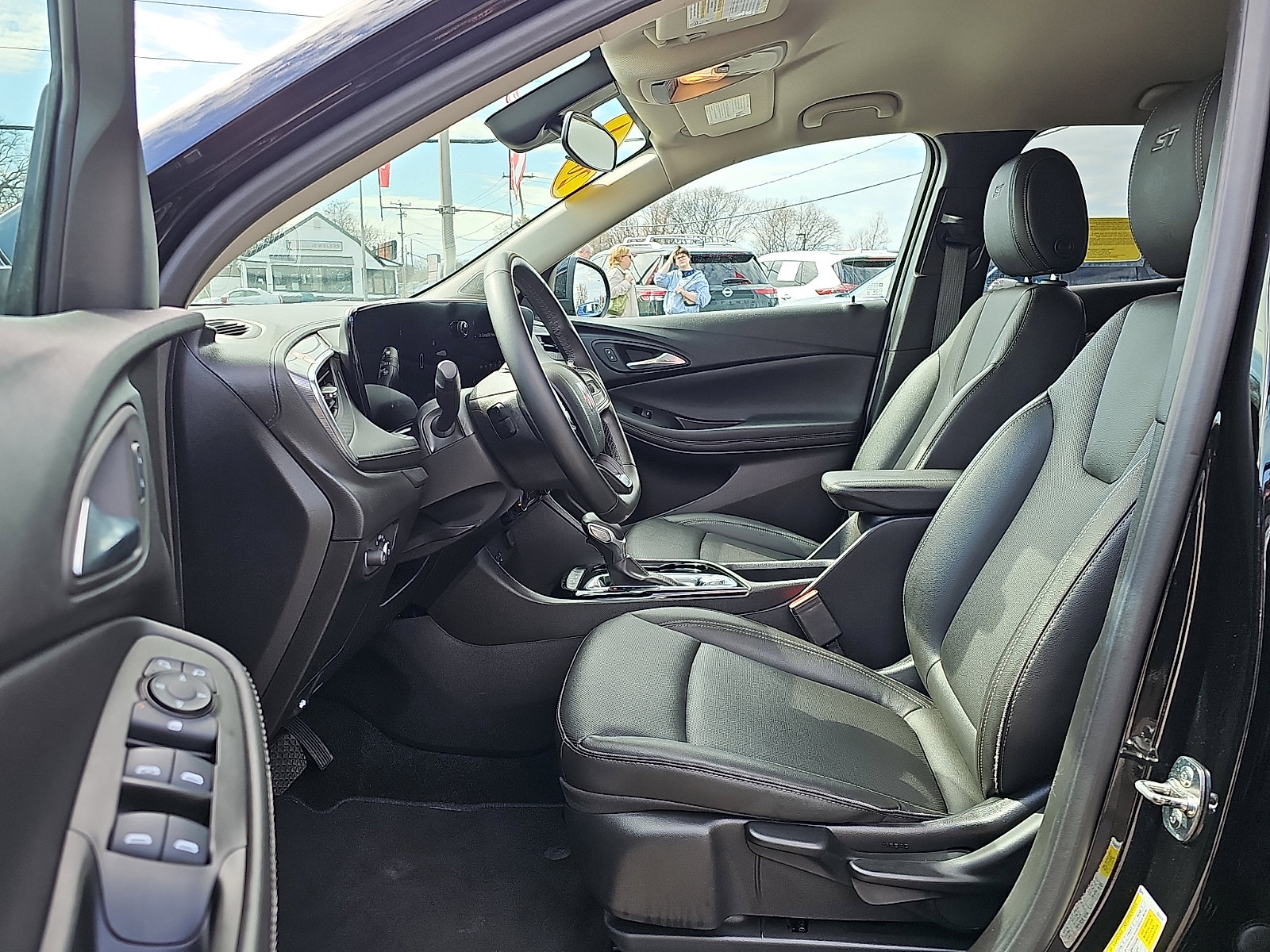 Used 2024 Buick Encore GX Sport Touring image 14