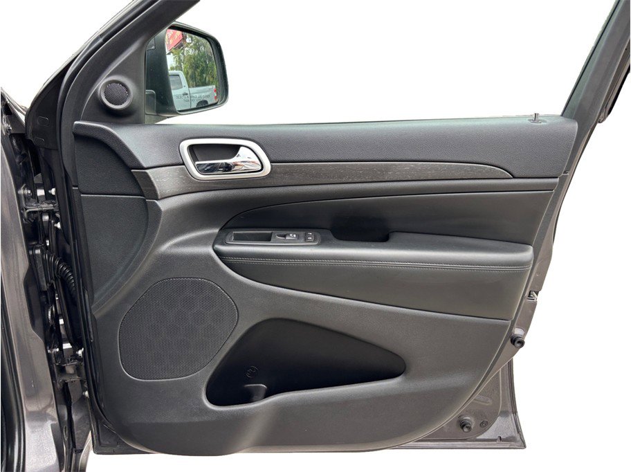 Used 2015 Jeep Grand Cherokee Altitude RWD image 39