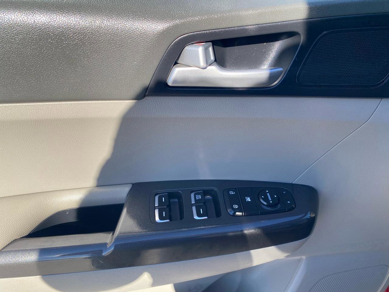 Used 2019 Kia Sportage LX AWD/4WD image 17