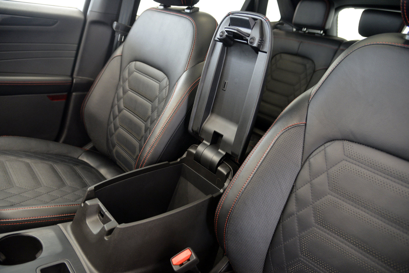 Used 2023 Ford Escape ST-Line Elite w/ Premium Technology Package AWD/4WD image 24