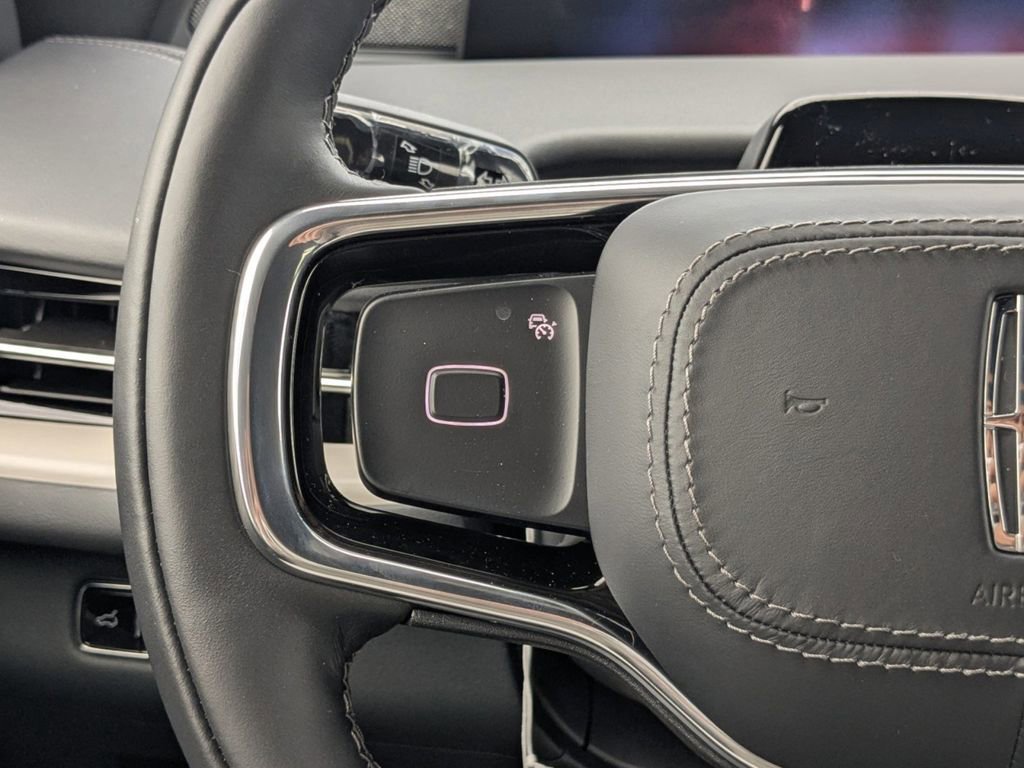 New 2026 Lincoln Navigator Reserve w/ Jet Appearance Package image 29