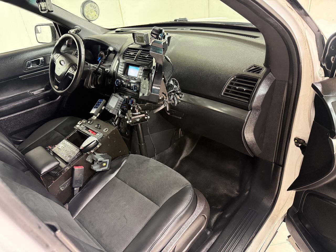 Used 2017 Ford Explorer 4WD Police Interceptor image 38