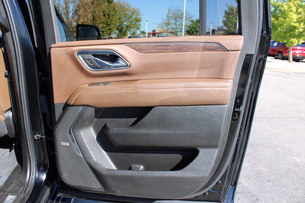 Used 2021 Chevrolet Suburban High Country image 23
