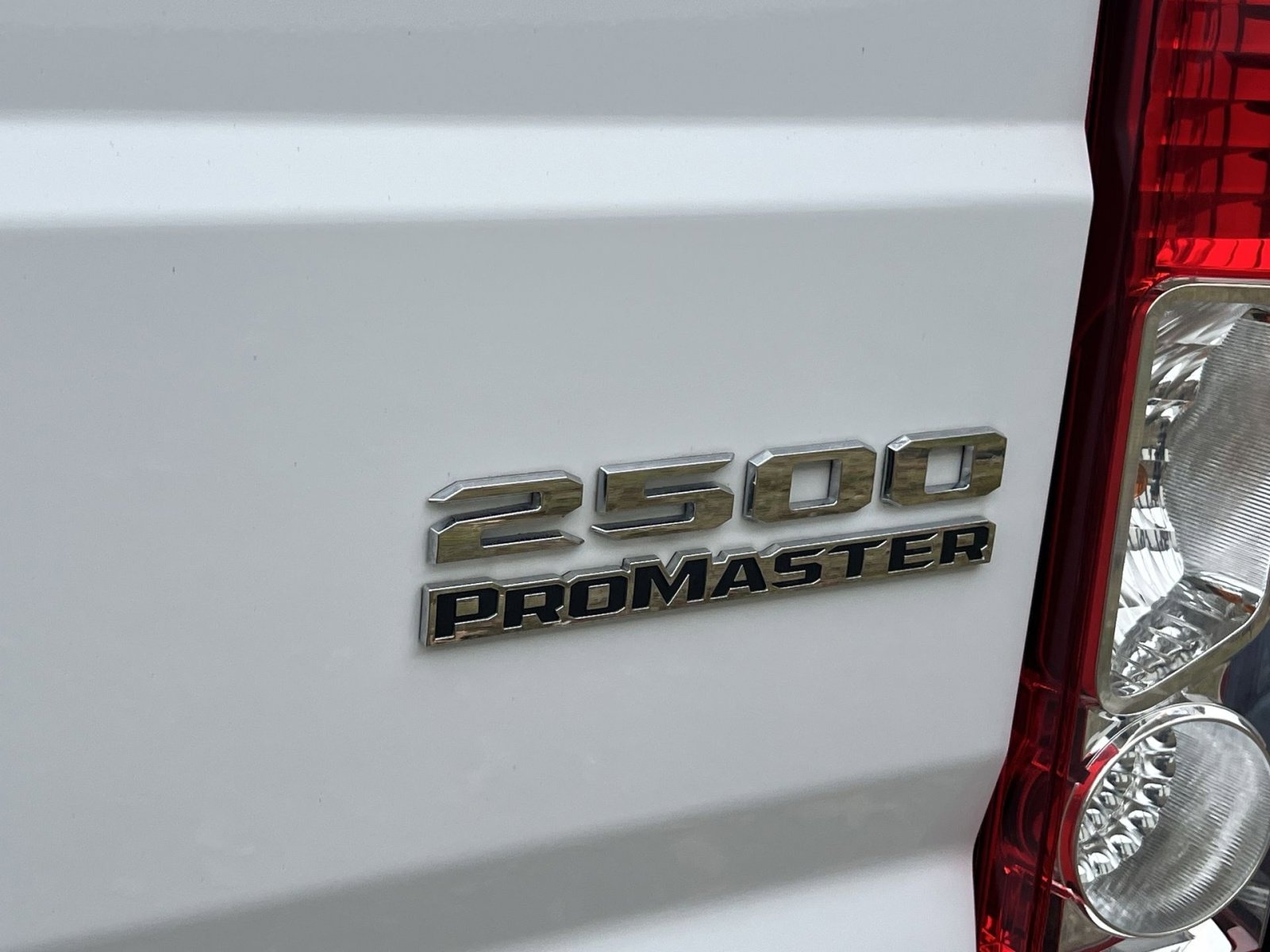 Used 2024 RAM ProMaster 2500 w/ Convenience Group image 24