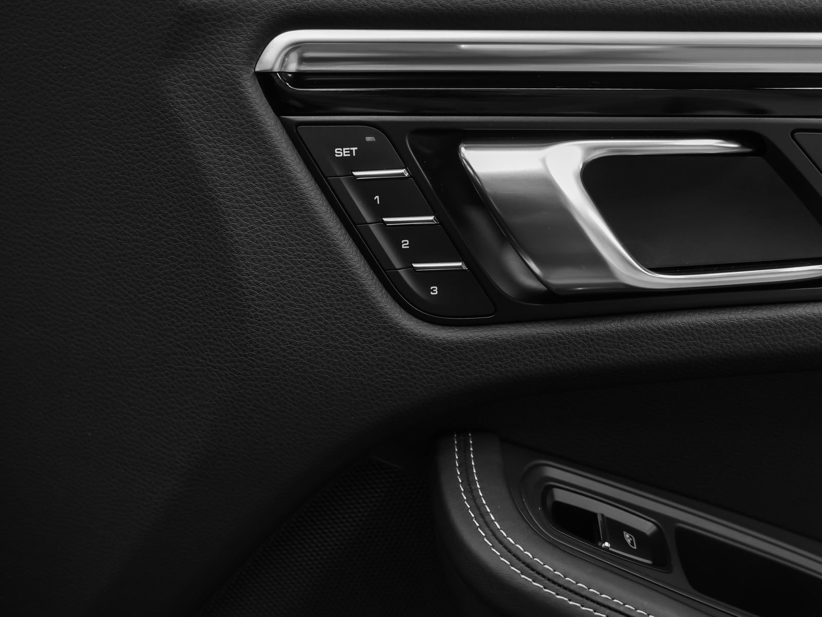 Certified 2023 Porsche Macan image 20