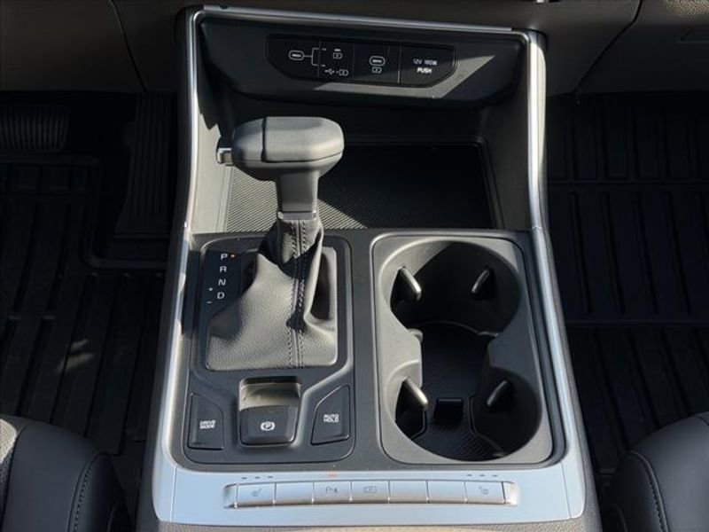 New 2026 Kia Carnival LXS image 17